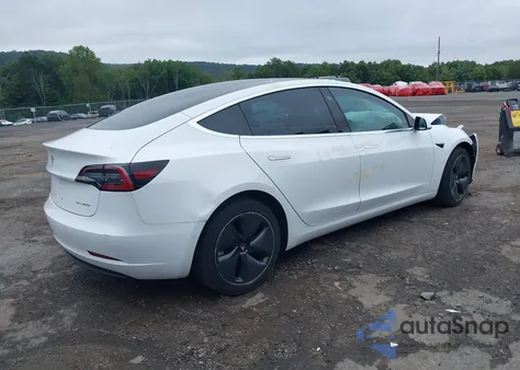 2018 Tesla Model 3 Long Range/Performance z USA, uszkodzony, nr VIN 5YJ3E1EB7JF115583
